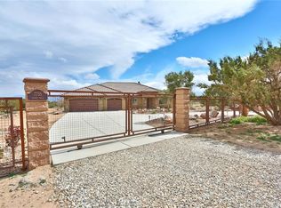 7755 Coyote Trl, Oak Hills, CA 92344