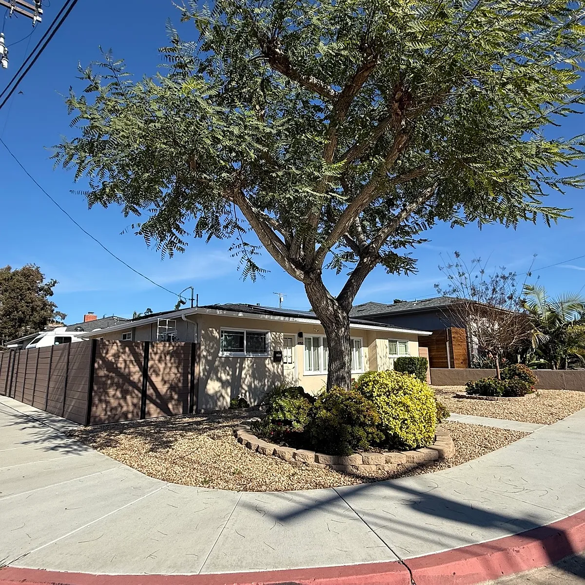 Building Photo - 4950 Gardena Ave