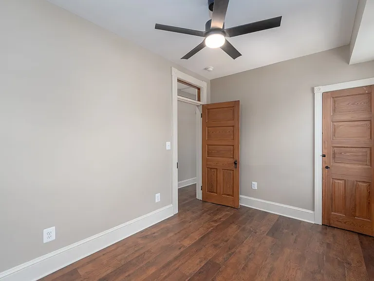 801 W 35th St — Photo 18