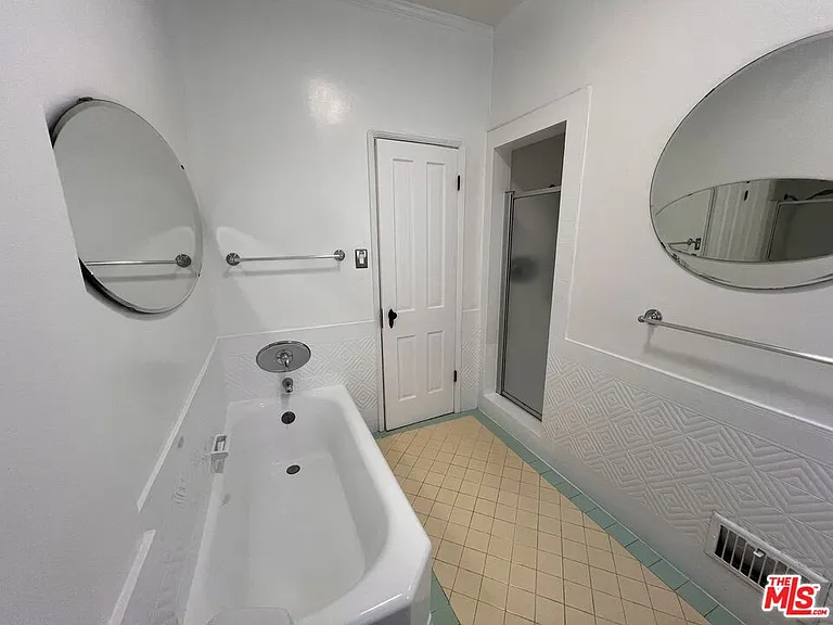 1248 S La Jolla Ave — Photo 36