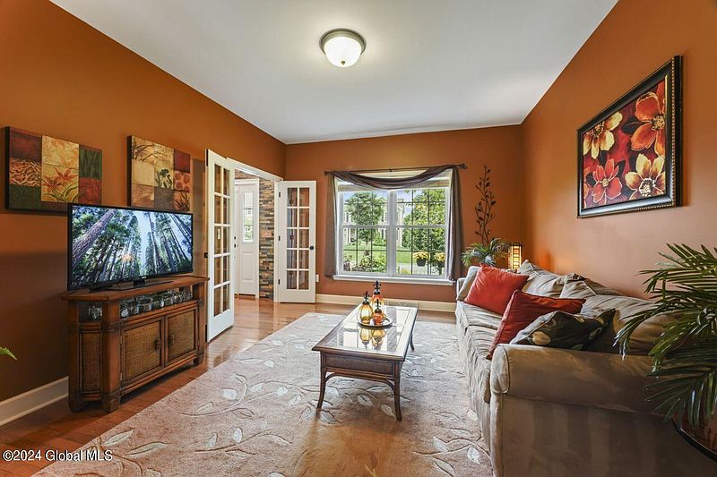 4th image of 17 Havenbrook Court