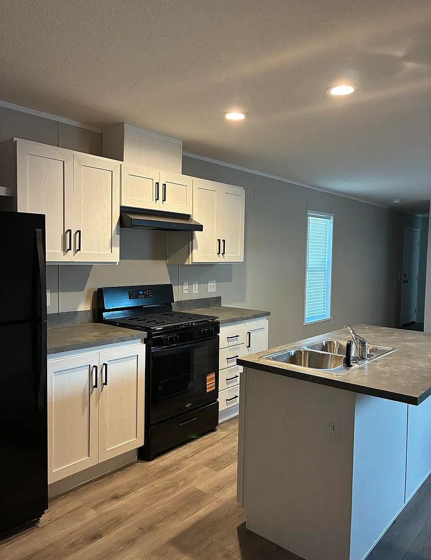 3 bed, $1,199 — Photo 1