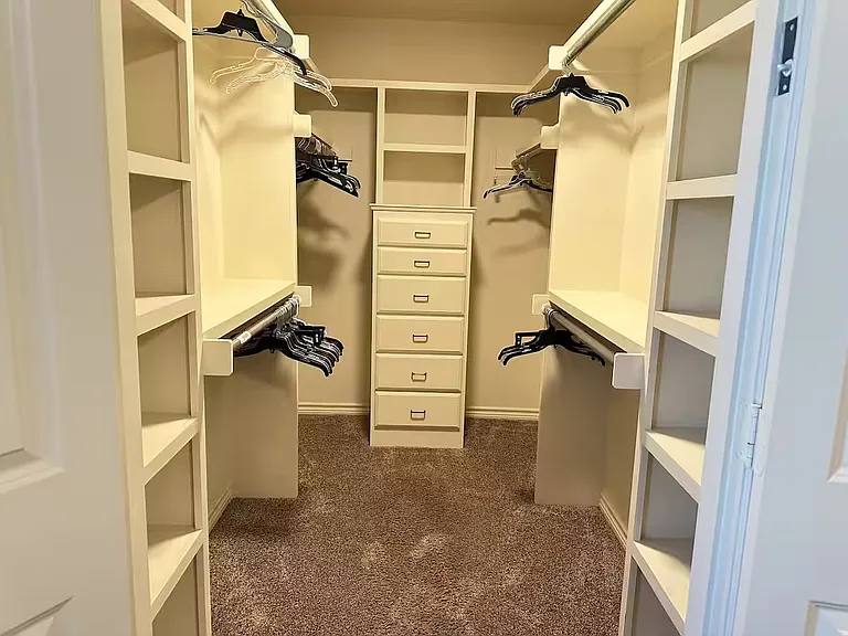 601 Penny Ln — Photo 11