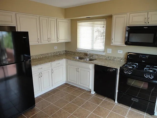 1209 N Camden Ln — Photo 7