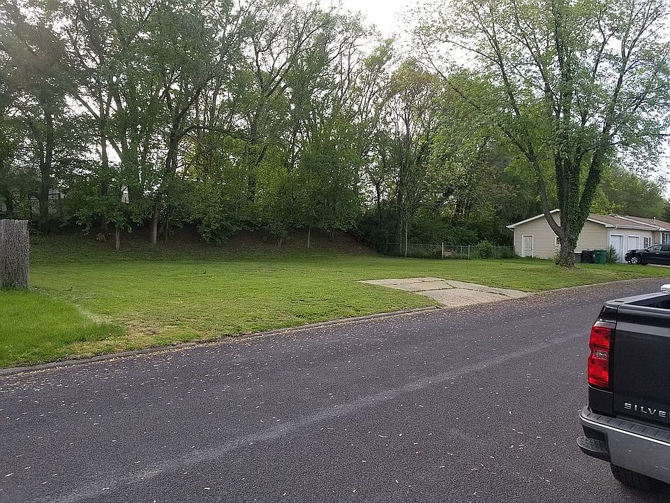 1st image of 1515 W Shore Dr