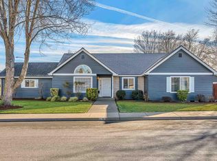 2416 Greenridge Dr, Medford, OR