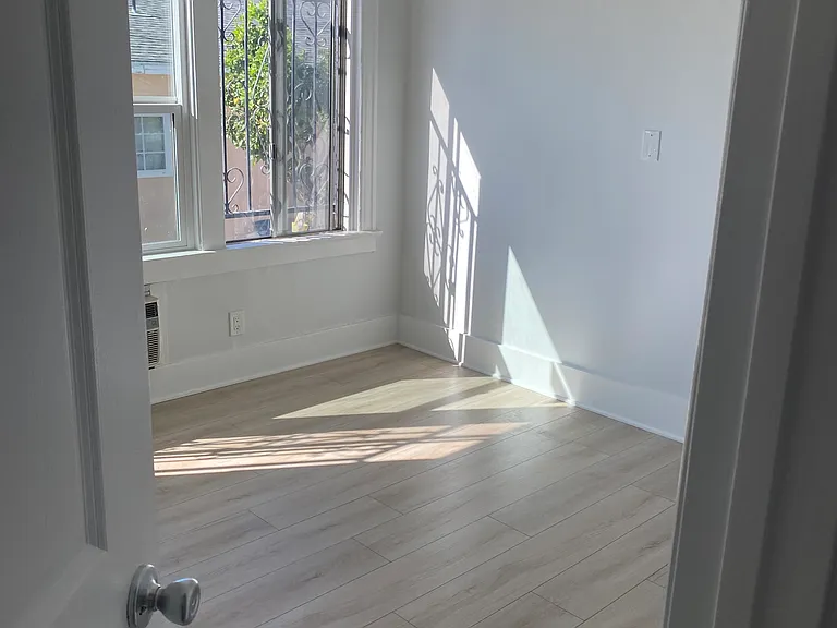 709 Forest Ave #709 — Photo 4