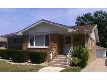 17531 William St photo 1