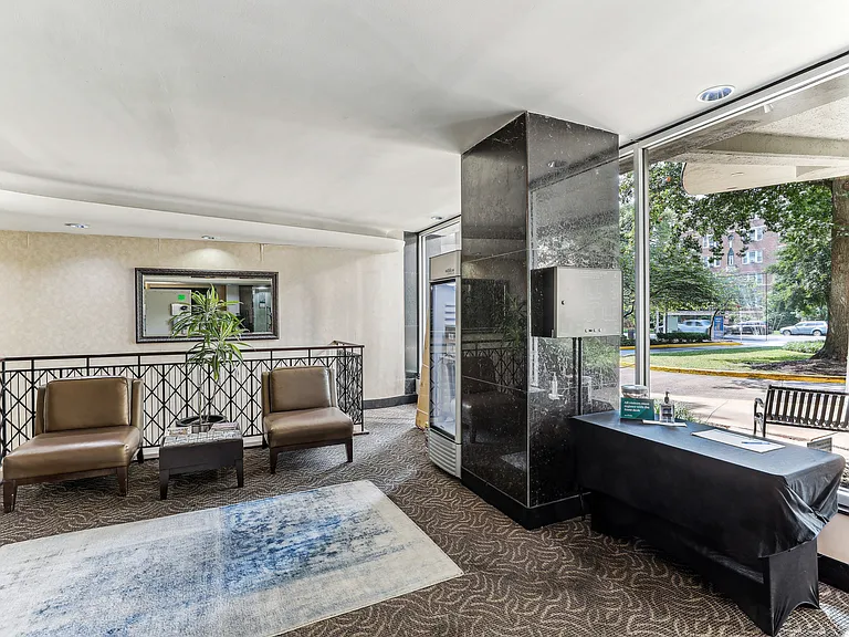 3801 Connecticut Avenue — Photo 4