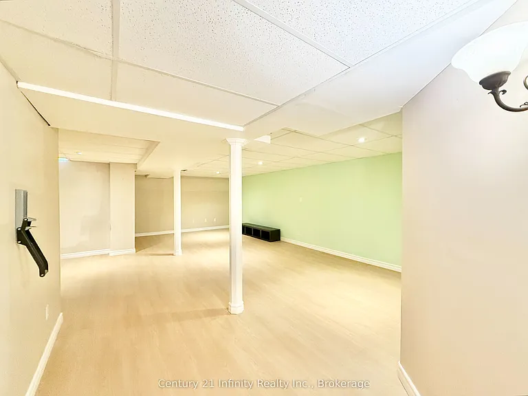 1171 Springbank Dr — Photo 32