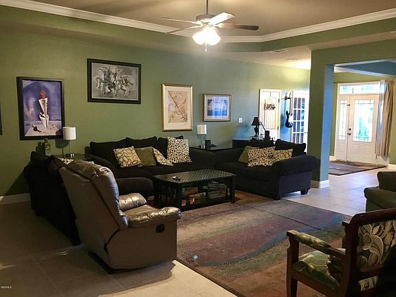 4th image of 449 Venito Dr