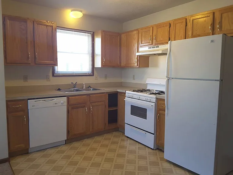 213 Stonewall Ct — Photo 6