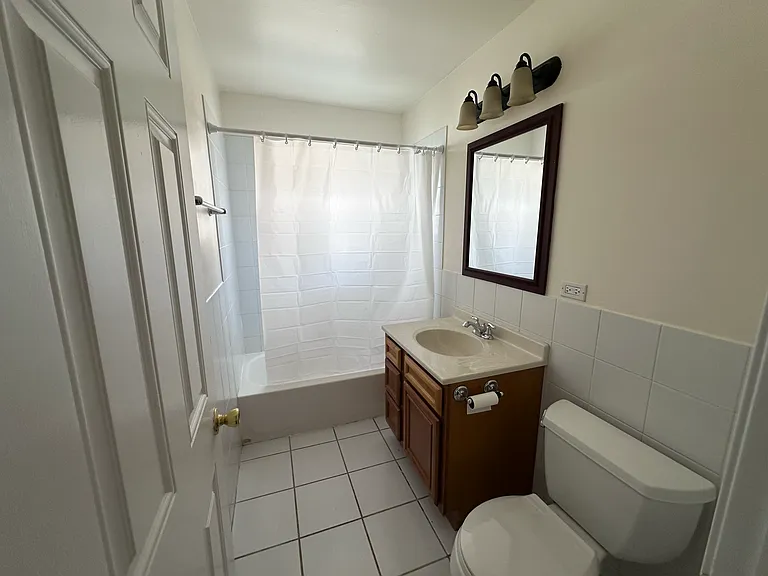1004 Des Plaines Ave — Photo 15