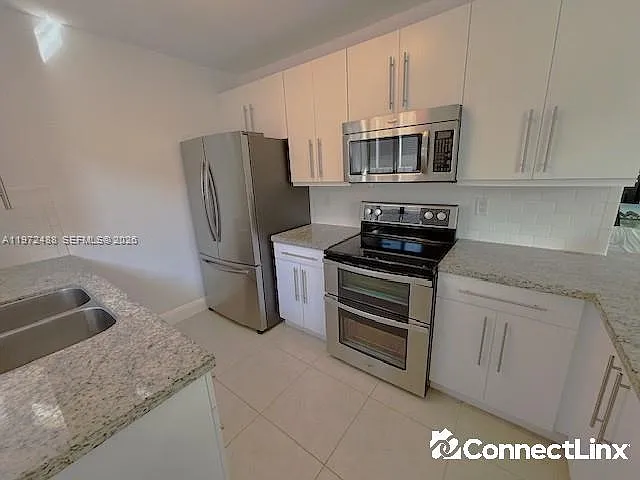 3400 Le Jeune Rd — Photo 10