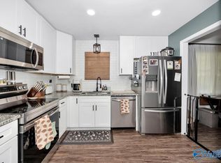 201 Amy Dr, Huntsville, AL 35811