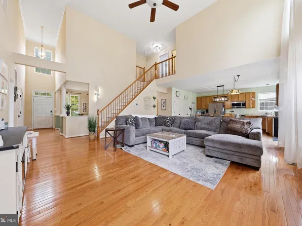 9604 Morning Walk Dr, Hagerstown, MD 21740