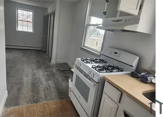 4 bed, $3,500 — Photo 1