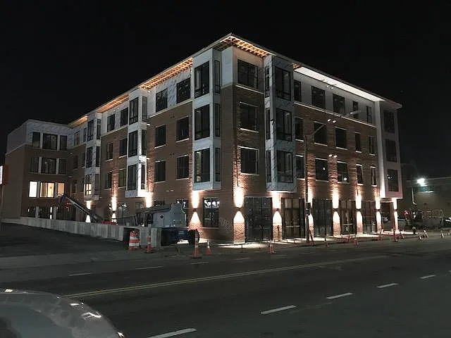 Building Photo 3