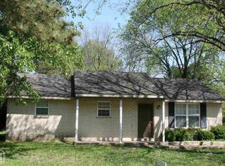 2214 Clover Dr, Jonesboro, AR 72401