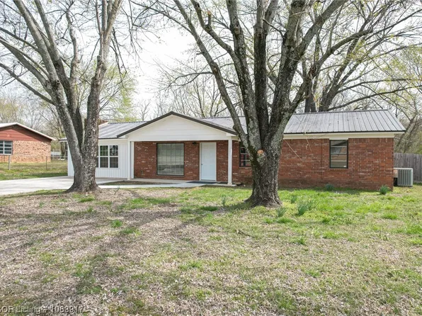 705 Pecan St, Muldrow, OK 74948