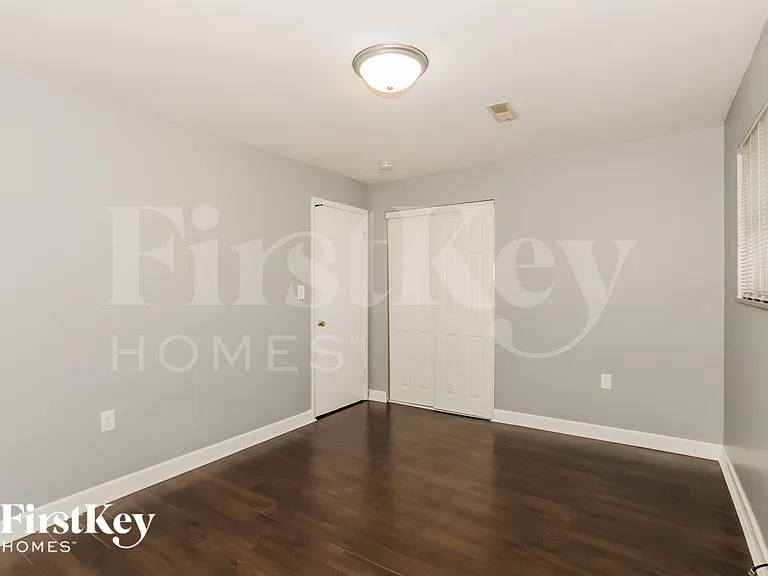 280 Genoma Dr — Photo 12