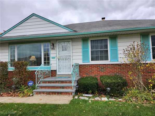 5366 Roland Dr, Garfield Heights, OH 44125