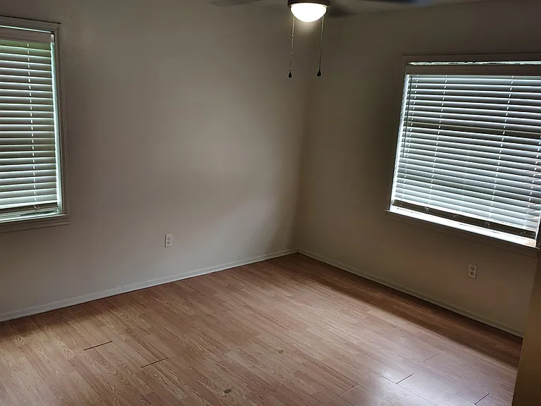 317 Byrne St — Photo 9