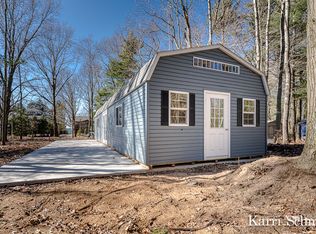 4656 N Ridge Rd, Mears, MI 49436