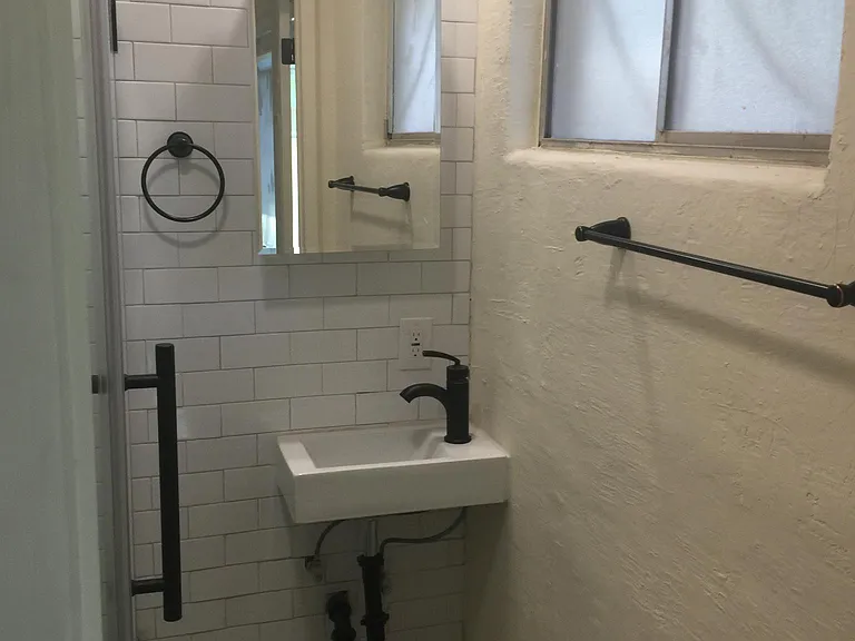 909 E Tuckey Ln #3 — Photo 9