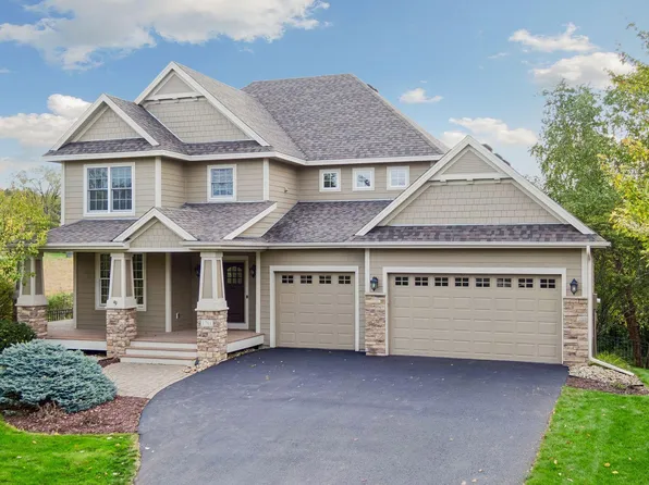 1711 Deephaven Dr, Woodbury, MN 55129
