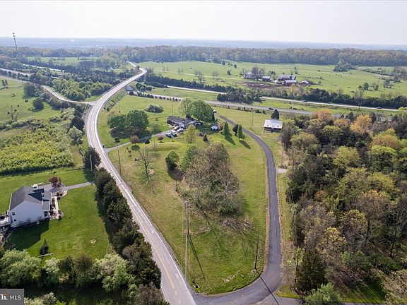 3rd image of 680 Barlow Greenmount Rd