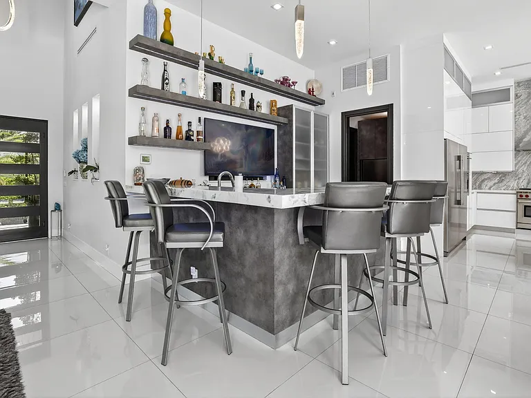 334 Isle Of Capri Dr — Photo 43