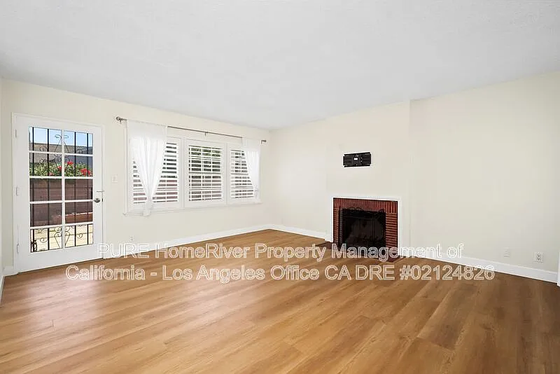 3 bed, 2.0 bath, 1291 sqft, $4,095 — Photo 3