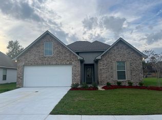 11173 Cambre Oaks Dr, Gonzales, LA 70737