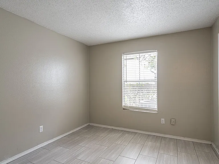 Albion Apartments — Photo 13