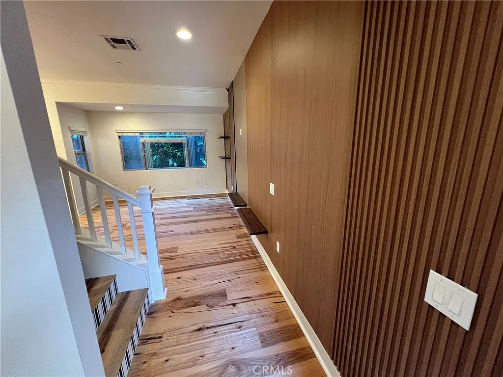 3 bed, 3.5 bath, 1500 sqft, $5,000 — Photo 3
