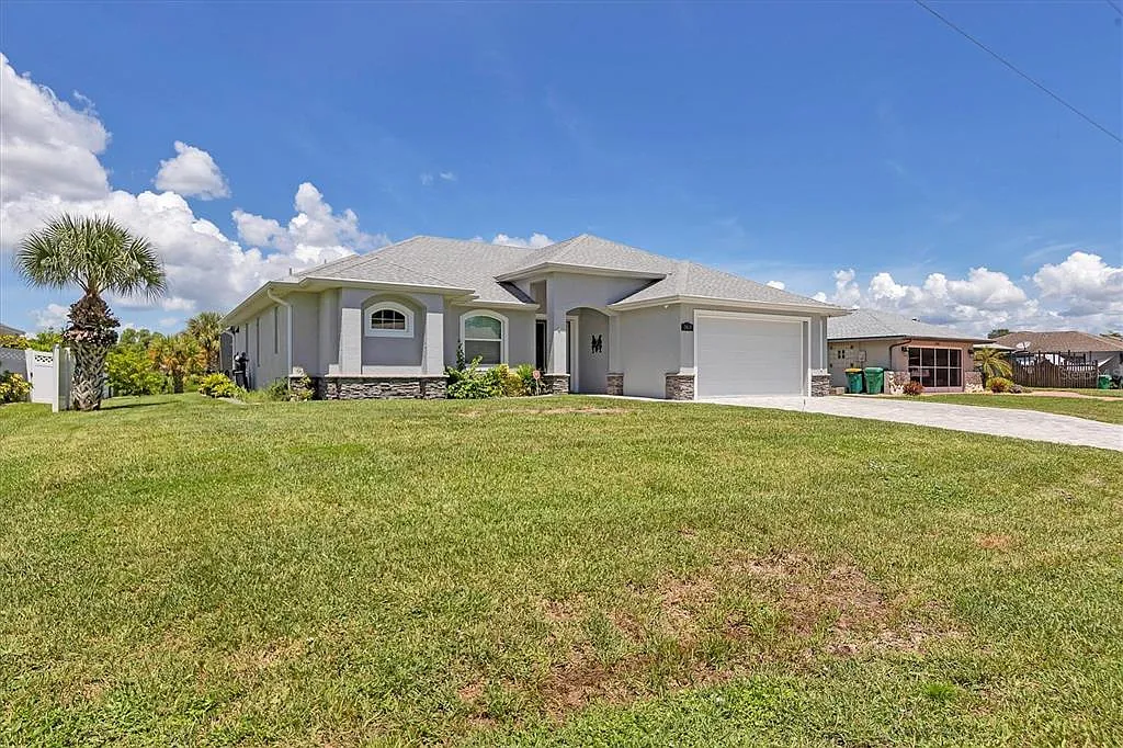3 bed, 2.0 bath, 1769 sqft, $5,900 — Photo 2