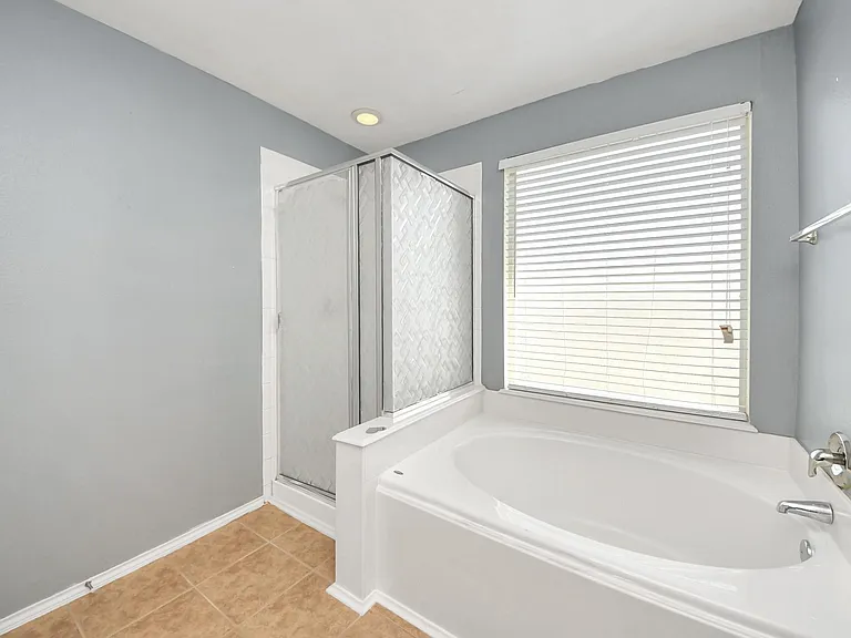 2038 Eddlewood Ct — Photo 17