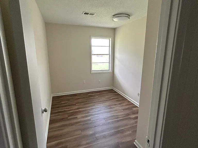 815 Peeler Rd — Photo 7