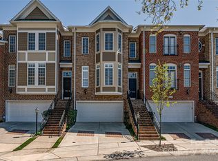 7746 Springs Village Ln, Charlotte, NC 28226