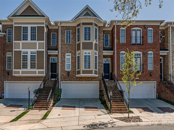 7746 Springs Village Ln, Charlotte, NC 28226