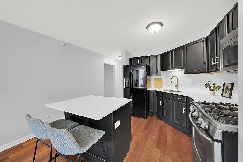 1 bed, 1000 sqft, $3,800 — Photo 4