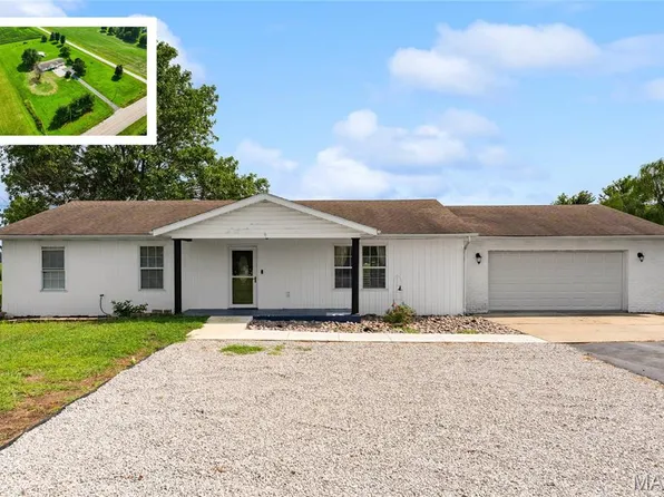 1151 W Apple St, Freeburg, IL 62243