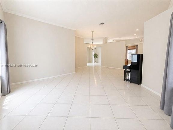 3rd image of 717 Tanglewood Cir #0