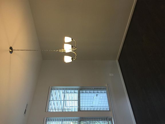 4th image of 1105 Metropolitan Dr #1
