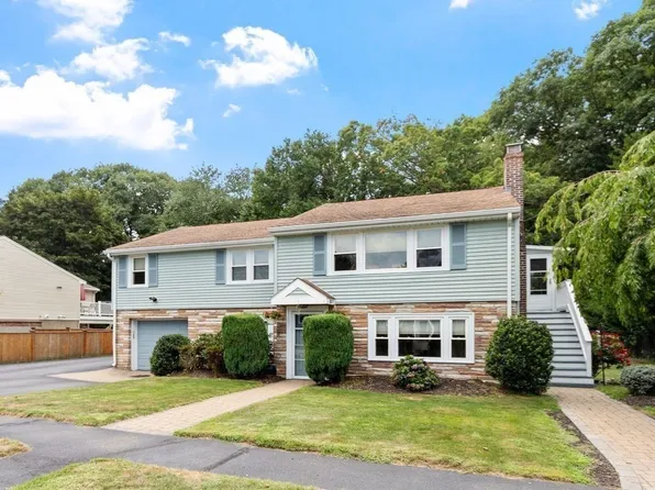 12 Mansfield St, Peabody, MA 01960