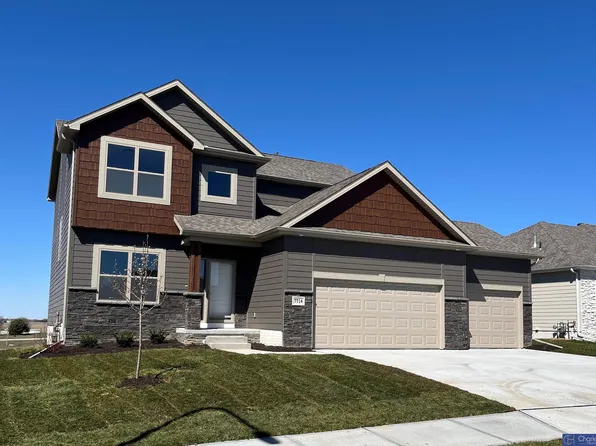 7714 S 200th St, Gretna, NE 68028