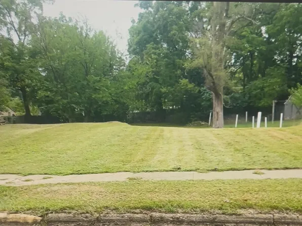 910 W Grove St, Greenville, MI 48838