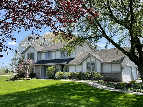 2940 South Country LANE, New Berlin, WI 53146