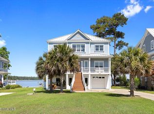 720 Willbrook Cir, Sneads Ferry, NC 28460